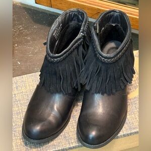 Korky’s Arcadia Black Fringe Ankle Boots